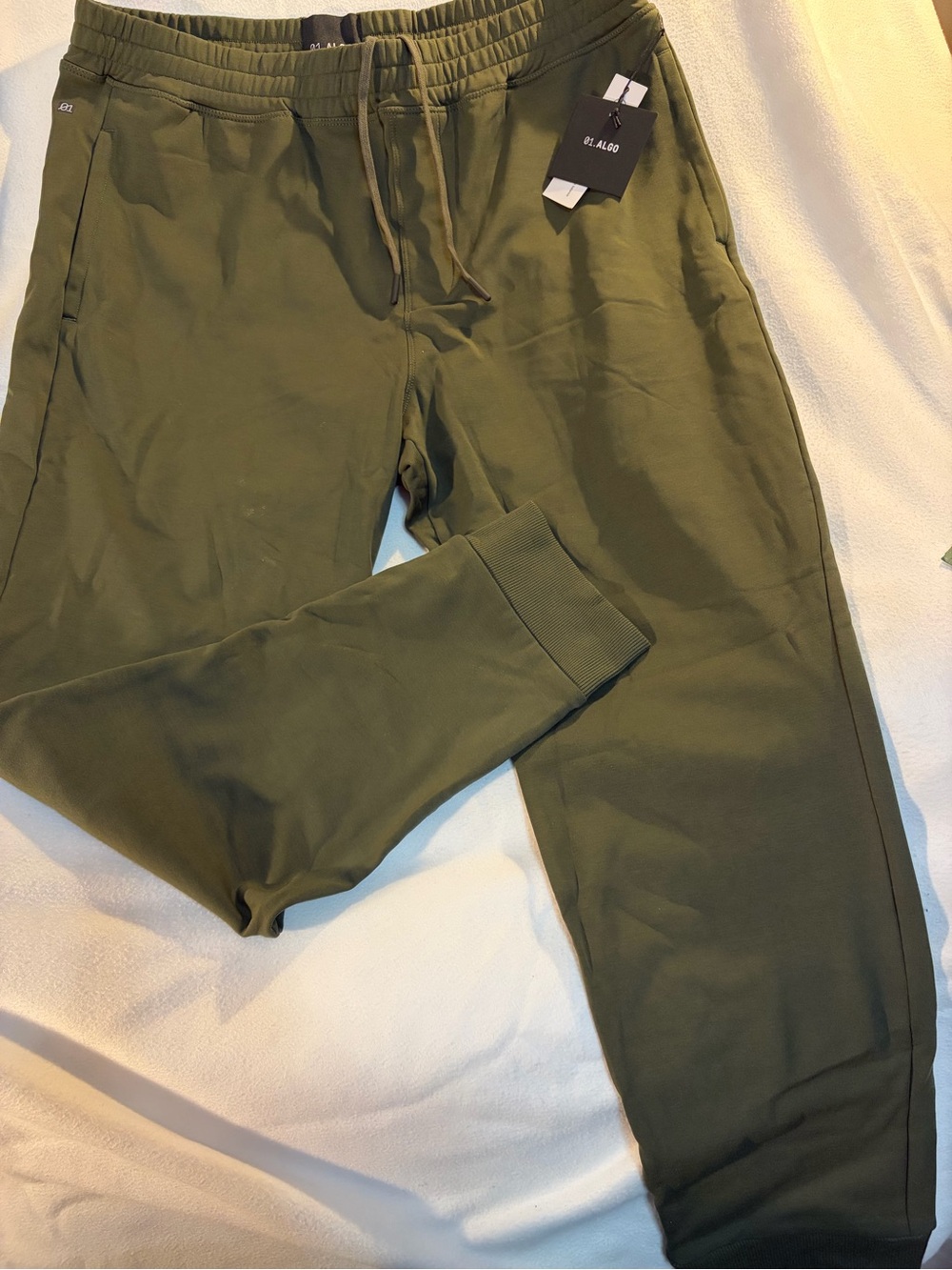 01.Algo Clubhouse Fleece Jogger. Olive green color. Men’s L
